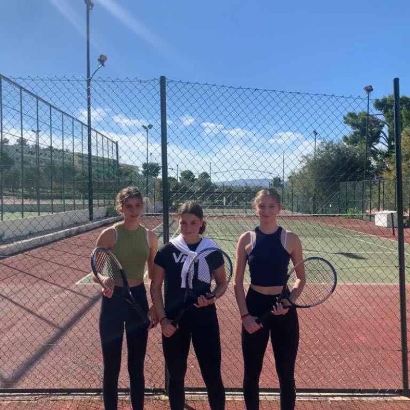 Complimenti anche alle nostre ragazze che hanno ben figurato al torneo di Tennis alle finali nazionali dei giochi sportivi scolastici di Palermo!