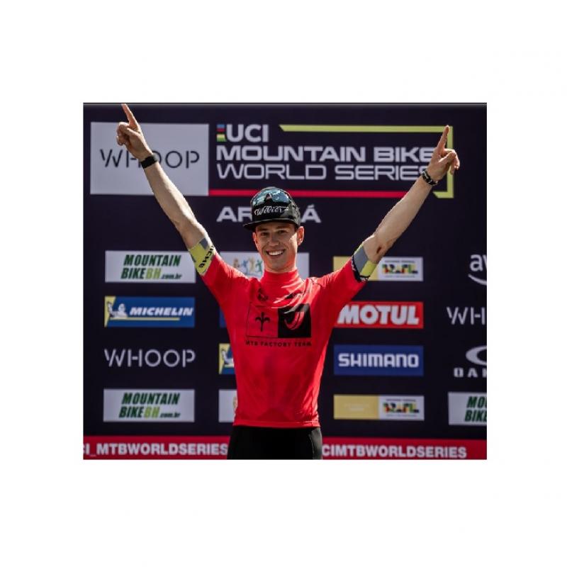 Weekend trionfale per il nostro studente - atleta PACCAGNELLA ELIAN, che nella seconda tappa di Coppa del Mondo ad Araxà in Brasile, ha conquistato il 1° posto nella 'Short track' e il 3° posto nel 'cross country Olympic”. Elian è 1° nella classifica della 'Short track' di Coppa del Mondo e secondo nella 'cross country Olympic”.